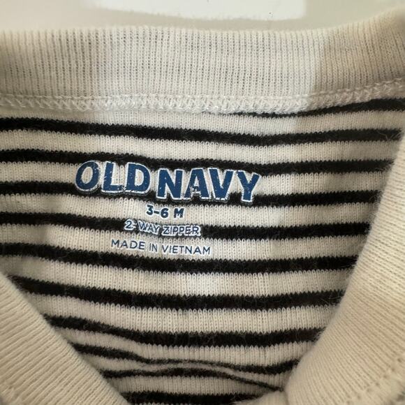 Old Black & White Striped Zipper Footie Sleeper Size 3-6 Months Neutral - Picture 2 of 3